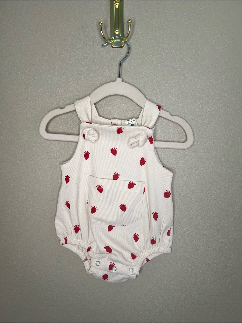 0-3m kate quinn Baby Strawberry Print Romper with Red Accents